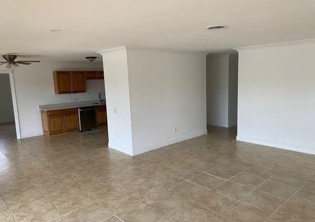 4th image of 18 Andros Rd, Palm Springs, FL 33461 | MLS# B26045513