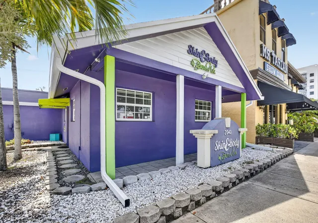 Homes for sale in Hollywood, FL | 2040 Polk St, Hollywood, FL 33020 | MLS# B26045526
