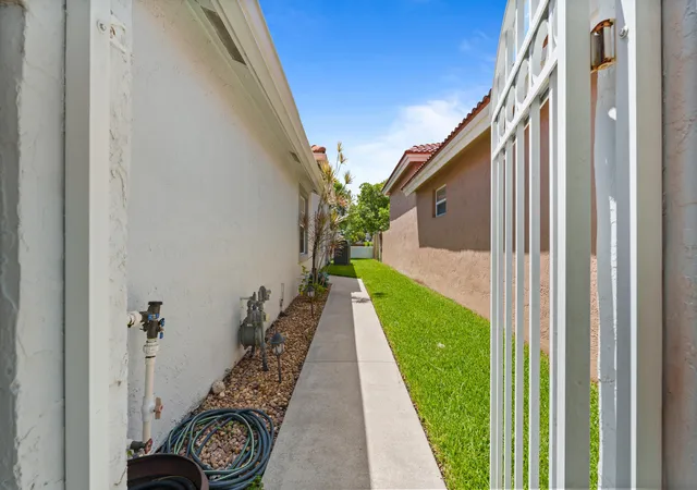 54th image of 13452 Nw 5th Ct, Plantation, FL 33325 | MLS# B26045555