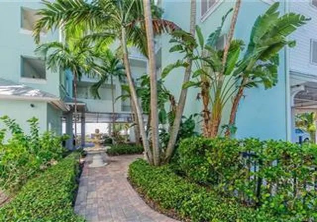 4th image of 815 Nw Flagler Ave #302, Stuart, FL 34994 | MLS# B26045639
