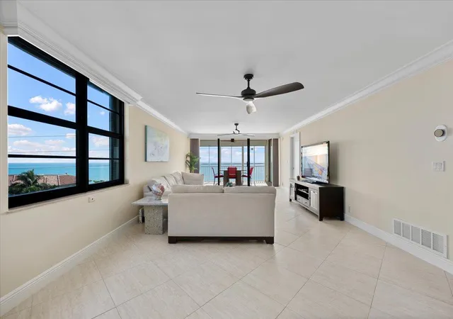 Homes for sale in Juno Beach, FL | 911 Ocean Dr, Juno Beach, FL 33408
