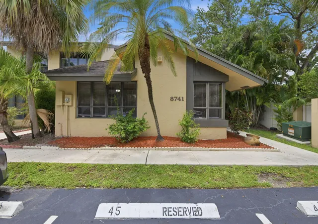 Homes for sale in Plantation, FL | 8741 Cleary Blvd, Plantation, FL 33324 | MLS# B26045664