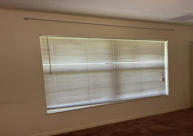 4th image of 8451 Sw 14Th Ln, Okeechobee, FL 34974 | MLS# B26045674