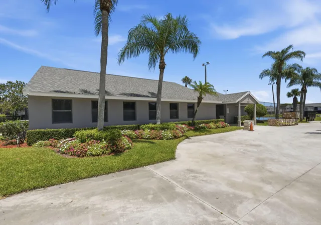 Homes for sale in ,, FL | 6505 Dockside Cir, ,, FL 33463 | MLS# B26045716