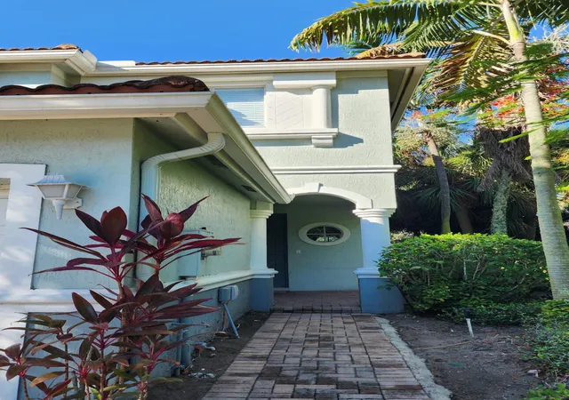 Homes for sale in Riviera Beach, FL | 2124 Oakmont Dr, Riviera Beach, FL 33404 | MLS# B26045784