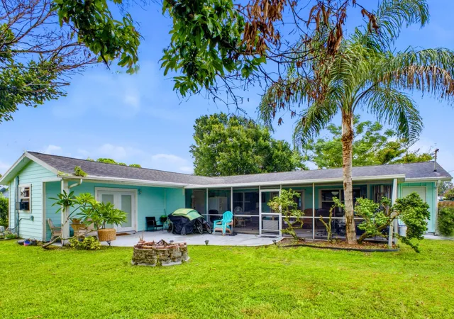 Homes for sale in Port St Lucie, FL | 1010 Se Euclid Ln, Port St Lucie, FL 34983 | MLS# B26045824