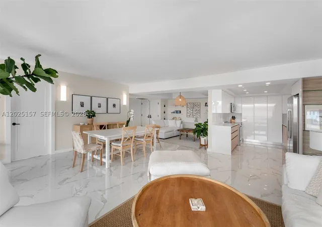Listing Photo 4 - Condo for sale in Three Grove Isle located at 3 Grv Isle Dr, Miami, FL 33133 - Unit #C803