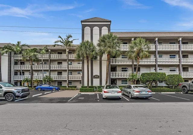 Homes for sale in Fort Lauderdale, FL | 3031 Ne 51st St #403w, Fort Lauderdale, FL 33308 | MLS# B26045897