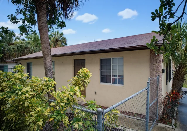 2nd image of 1525 W 17th St, Riviera Beach, FL 33404 | MLS# B26045901