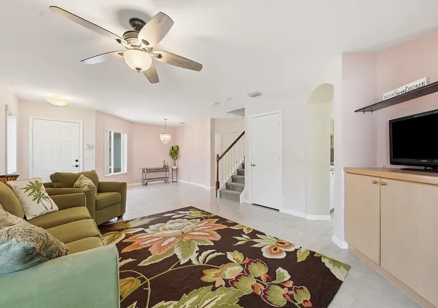 Homes for sale in Riviera Beach, FL | 5511 Crossing Rocks Ct, Riviera Beach, FL 33407 | MLS# B26045911