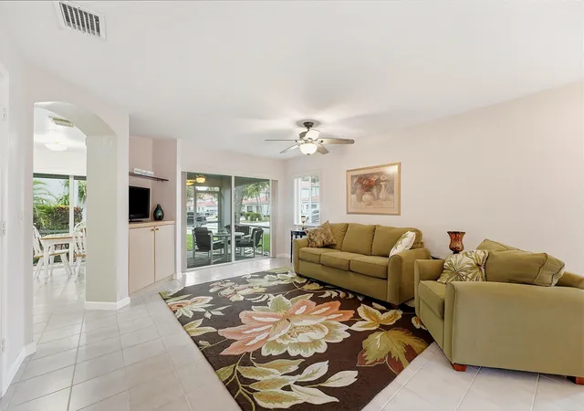 Homes for sale in Riviera Beach, FL | 5511 Crossing Rocks Ct, Riviera Beach, FL 33407 | MLS# B26045911