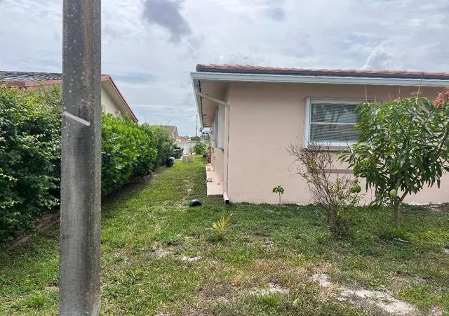 3rd image of 5803 Nw 86Th Ave, Tamarac, FL 33321 | MLS# B26045923