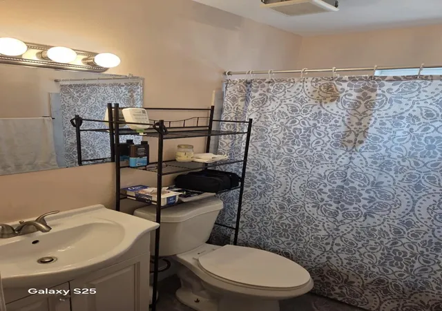 2nd image of 416 N D St, Lake Worth Beach, FL 33460