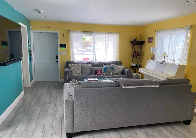 3rd image of 416 N D St #1 And 2, ,, FL 33460 | MLS# B26045925