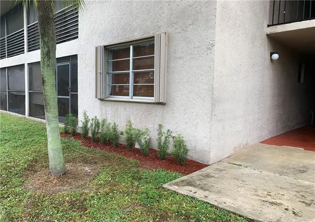 Homes for sale in Coral Springs, FL | 2830 Riverside Drive, Coral Springs, FL 33065 | Houzeo