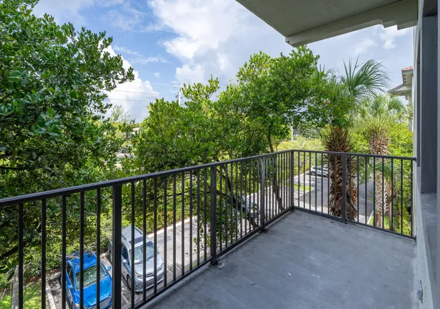 Homes for sale in Coral Springs, FL | 2801 Riverside Drive, Coral Springs, FL 33065 | Houzeo