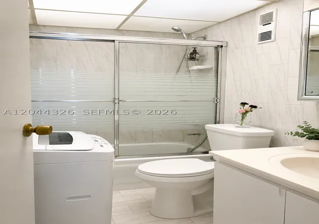 Photo 4 of Condo for sale at 1825 W 44Th Pl #806, Hialeah, FL 33012 | MLS# A12044326 | Listing updated on 2026-09-29