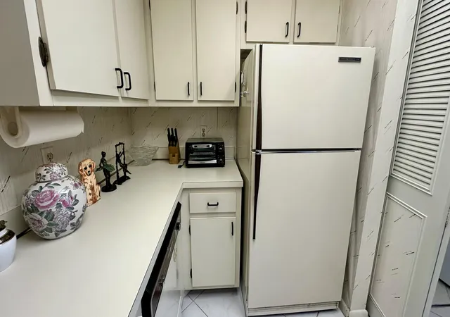 Homes for sale in Delray Beach, FL | 6585 Kensington Ln #Apt 207, Delray Beach, FL 33446 | MLS# B26046077