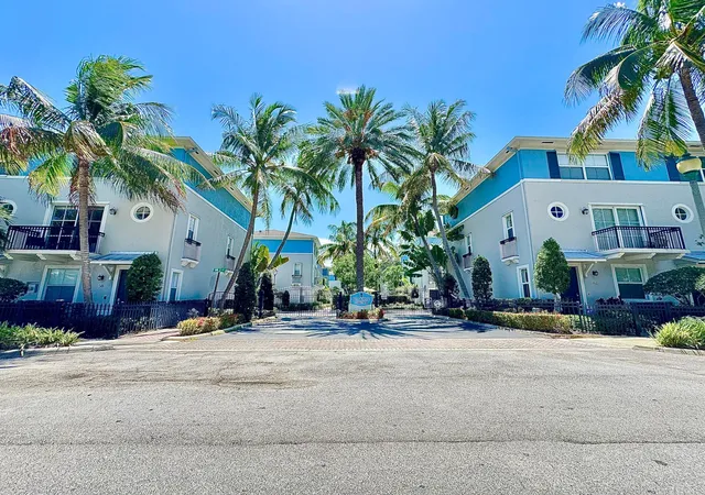1st image of 326 Nw 1st St, Delray Beach, FL 33444 | MLS# B26046088
