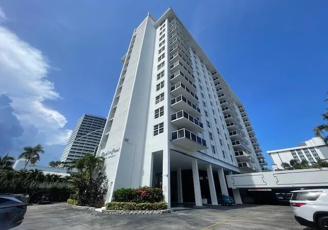 2nd image of 336 N Birch Rd #6d, Fort Lauderdale, FL 33304 | MLS# B26046102