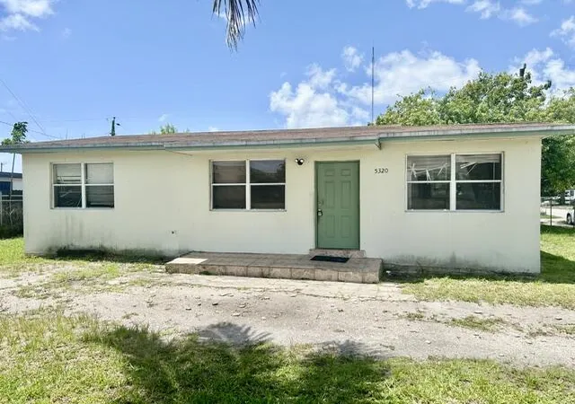 Homes for sale in West Park, FL | 5320 Sw 25th Ct, West Park, FL 33023 | MLS# B26046110