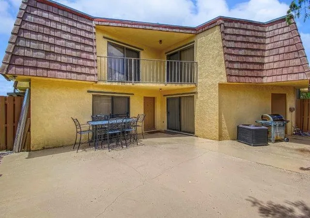 2nd image of 62 Springdale Cir, Palm Springs, FL 33461 | MLS# B26046141