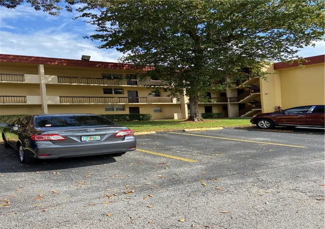 2nd image of 3253 Foxcroft Rd #G212, Miramar, FL 33025 | MLS# B26046180