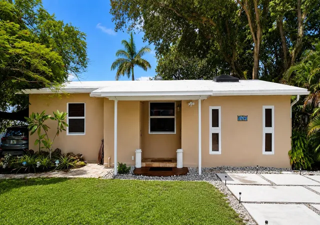 2nd image of 1497 Sw 29th Ter, Fort Lauderdale, FL 33312 | MLS# B26046185