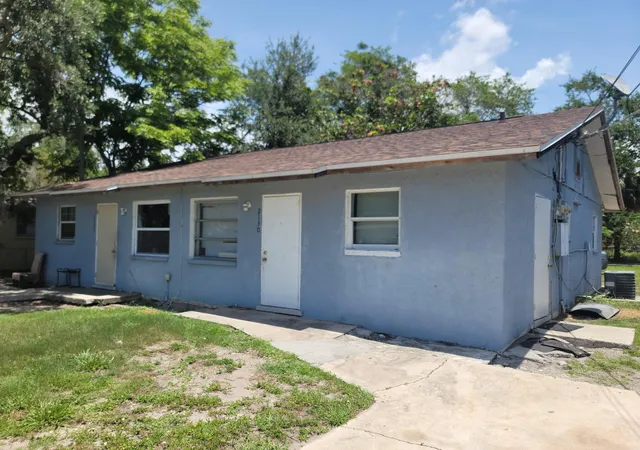 2nd image of 2130 N Orange Ave, Sarasota, FL 34234 | MLS# B26046243