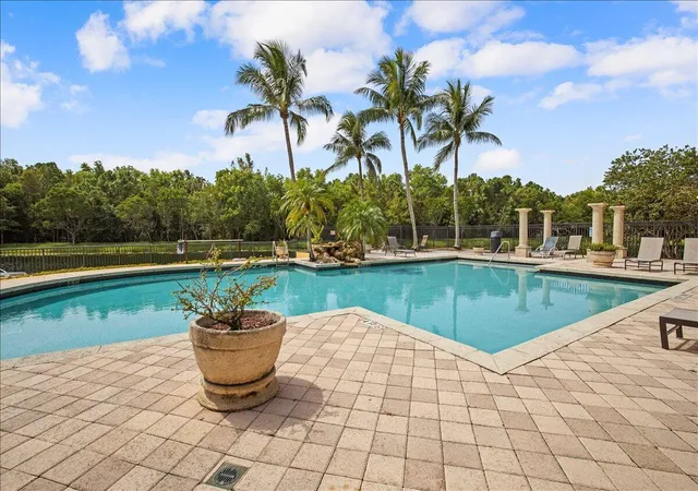 Homes for sale in Royal Palm Beach, FL | 200 N Crestwood Ct N #211, Royal Palm Beach, FL 33411 | MLS# B26046261