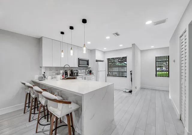 4th image of 21362 Juego Cir #D, Boca Raton, FL 33433 | MLS# B26046272