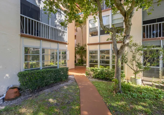 Homes for sale in Deerfield Beach, FL | 700 Se 6Th Ave #107, Deerfield Beach, FL 33441 | MLS# B26046333