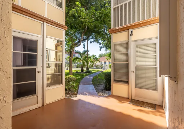 Homes for sale in Deerfield Beach, FL | 700 Se 6Th Ave #107, Deerfield Beach, FL 33441 | MLS# B26046333
