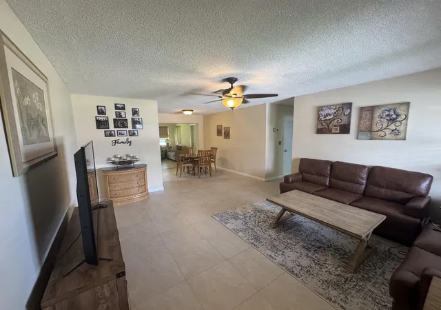 3rd image of 3005 Nw 46Th St, Fort Lauderdale, FL 33309 | MLS# B26046365