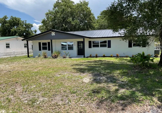 2nd image of 300 Se 15th Ave, Okeechobee, FL 34974 | MLS# B26046375