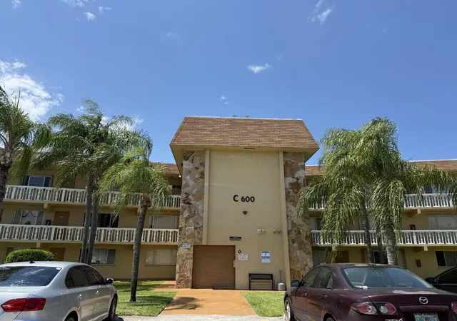 Homes for sale in Palm Springs, FL | 600 Village Green Ct #121, Palm Springs, FL 33461 | MLS# B26046391
