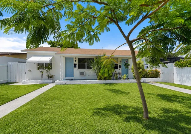 1st image of 429 Lytle St, West Palm Beach, FL 33405 | MLS# B26046397