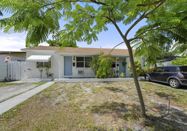 2nd image of 429 Lytle St, West Palm Beach, FL 33405 | MLS# B26046397