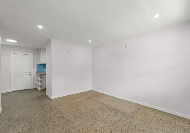4th image of 429 Lytle St, West Palm Beach, FL 33405 | MLS# B26046397