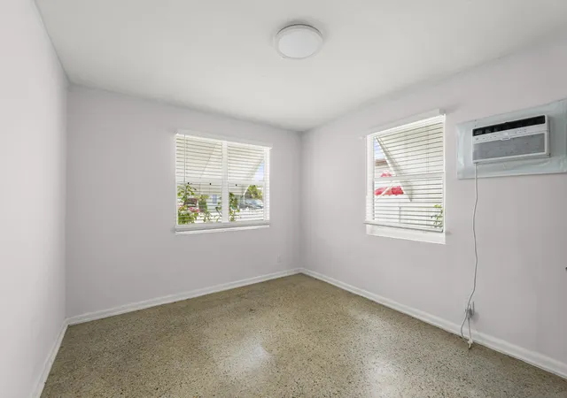 5th image of 429 Lytle St, West Palm Beach, FL 33405 | MLS# B26046397