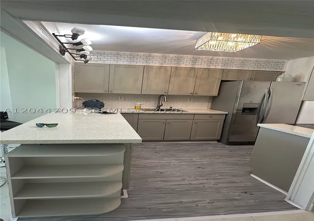 Photo 1 of Condo for sale at 6900 Bay Dr #3H, Miami Beach, FL 33141 | MLS# A12044709 | Listing updated on 2026-09-29
