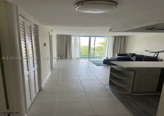 Photo 3 of Condo for sale at 6900 Bay Dr #3H, Miami Beach, FL 33141 | MLS# A12044709 | Listing updated on 2026-09-29