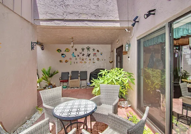 4th image of 6640 Thornhill Ct, Boca Raton, FL 33433 | MLS# B26046462