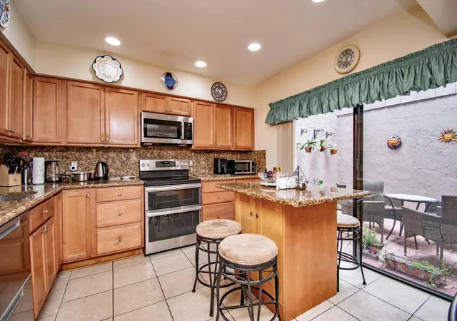 5th image of 6640 Thornhill Ct, Boca Raton, FL 33433 | MLS# B26046462