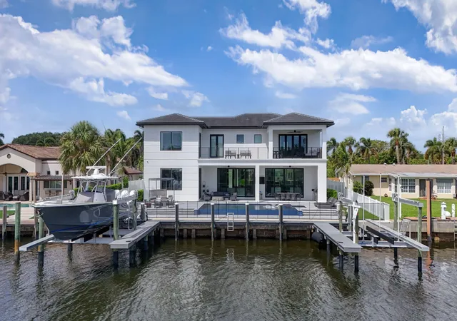 3rd image of 824 Shore Dr, North Palm Beach, FL 33408 | MLS# B26046470