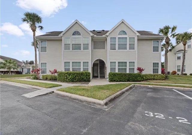 Homes for sale in Vero Beach, FL | 1907 Aynsley Wy #32-2, Vero Beach, FL 32966 | MLS# B26046474