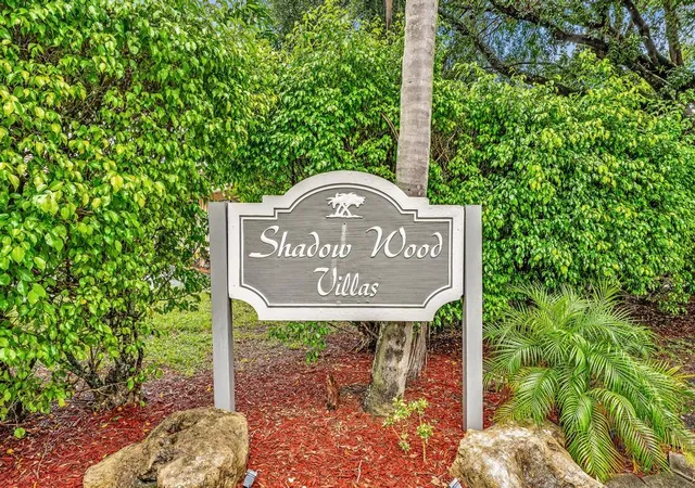 Homes for sale in Coral Springs, FL | 425 Shadow Wood Ln, Coral Springs, FL 33071 | MLS# B26046530
