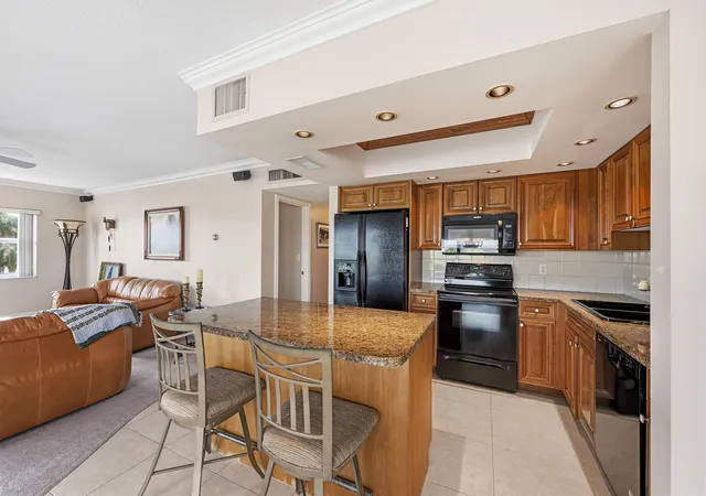 4th image of 1839 Middle River Dr #302, Fort Lauderdale, FL 33305 | MLS# B26046542