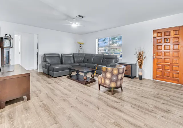 2nd image of 4469 Brandon Dr, Delray Beach, FL 33445 | MLS# B26046601