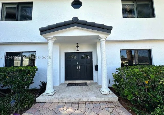 Homes for sale in Pompano Beach, FL | 2445 Se 8th St, Pompano Beach, FL 33062 | MLS# A12044684